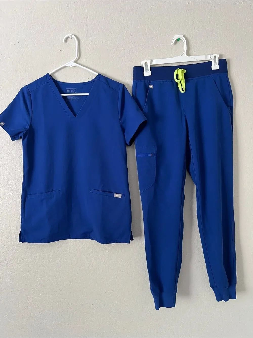 Like New! FIGS SET Zamora Jogger Scrub Casma Three- Pocket Top Blue XS